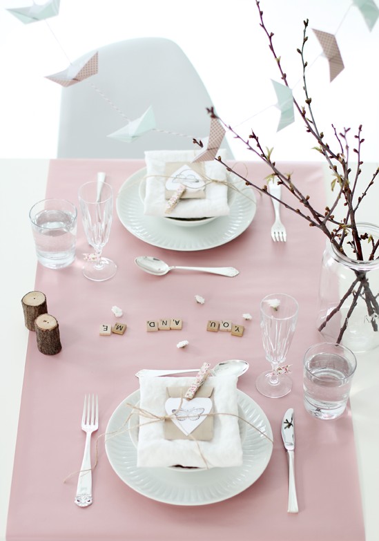 Perfect Romantic Dinner Table Setting, How To Set Up A Dinner Table For Two