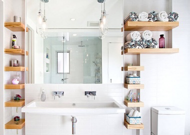 Open-shelving-bathroom-storage