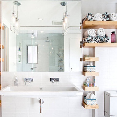 Open-shelving-bathroom-storage