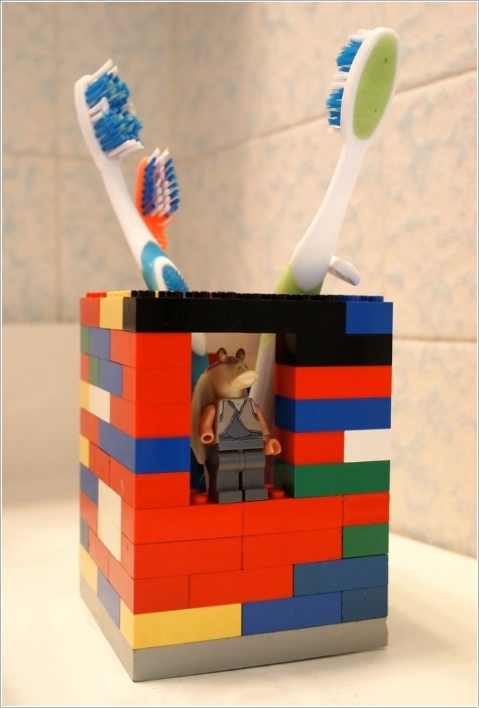 10 Cool DIY Toothbrush Holders for Your Bathroom