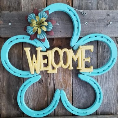 10 Wonderful DIY Welcome Signs for Your Front Door or Porch fi