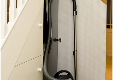 Vacuum Cleaner Storage Ideas 2