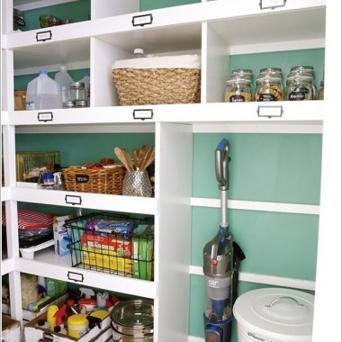 Vacuum Cleaner Storage Ideas 5