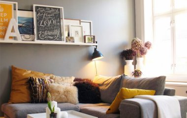 How to Decorate Around a House with Picture Ledges fi