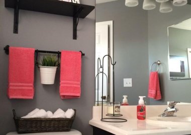 How to Make a Small Bathroom Look Bigger fi