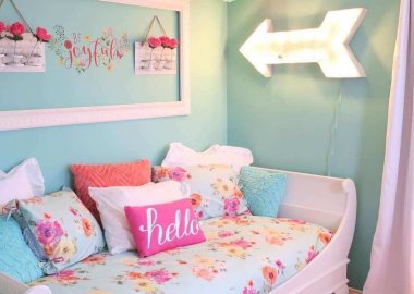 Home Decor Ideas with Empty Picture Frames