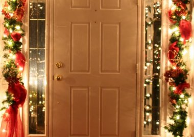 15 Front Entry Christmas Decor Ideas