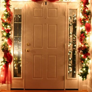 15 Front Entry Christmas Decor Ideas