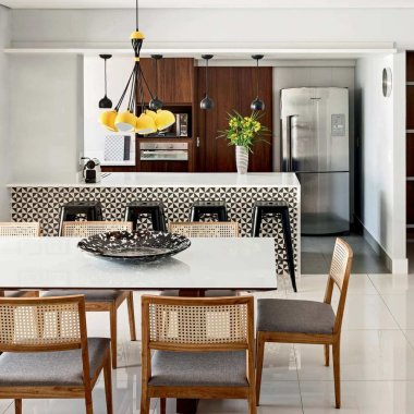 Black and White Kitchen