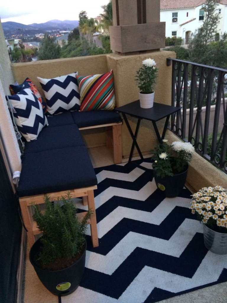 Balcony Rug Ideas