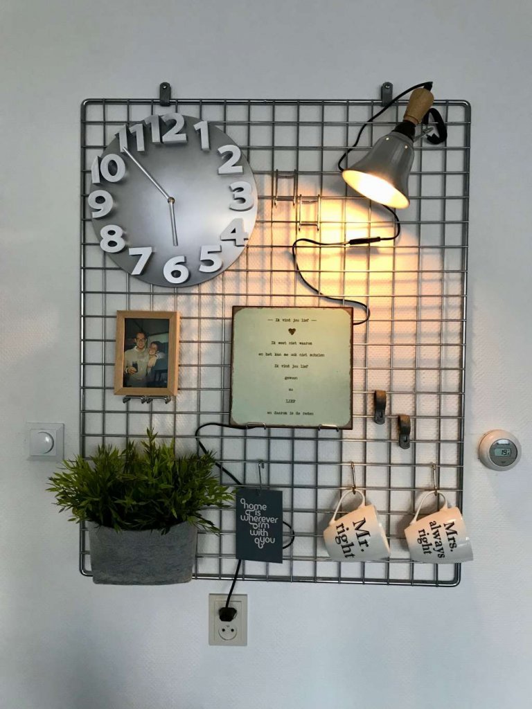 Metal Grid Wall Decor Ideas