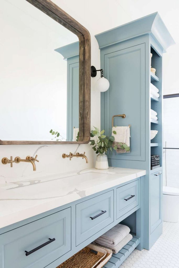 Ideas to Decorate a Bathroom with Light Blue Cabinets