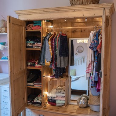 kids wardrobe