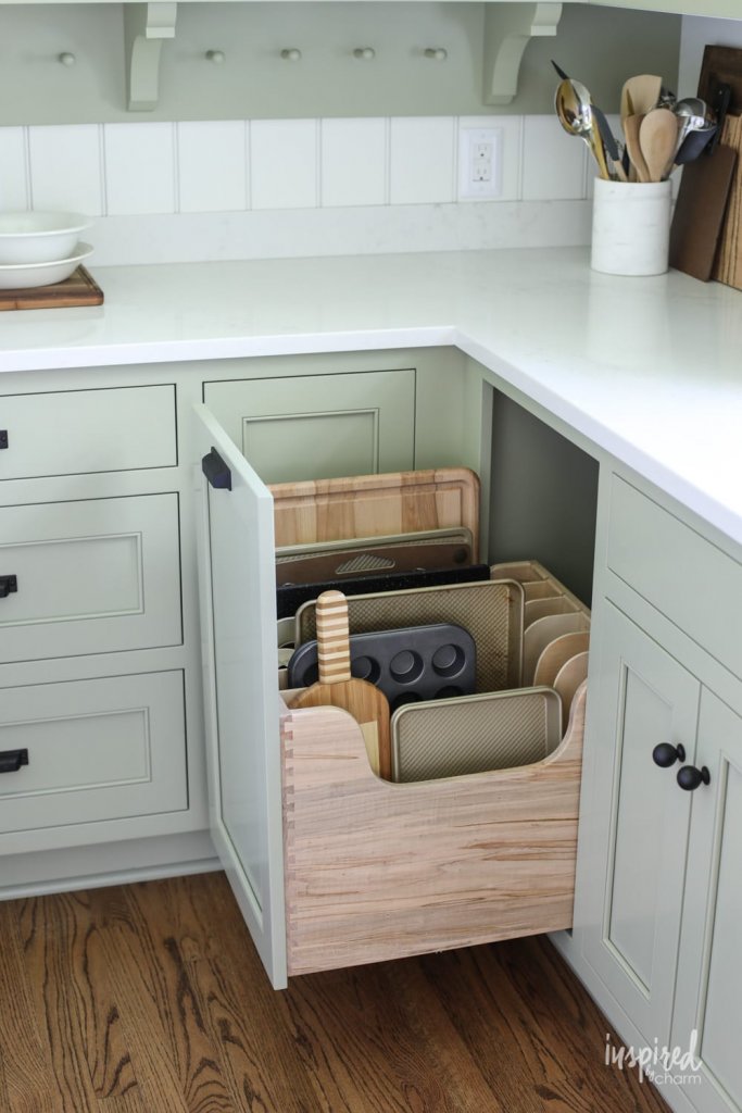 Bakeware Storage Ideas