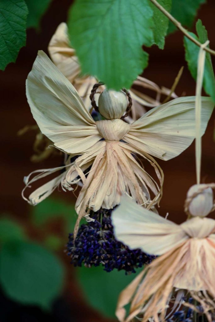 Decorating with Corn Husk