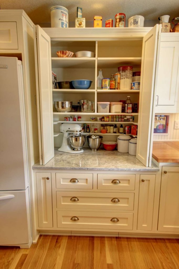 Kitchen Counter and Cabinet Updates 