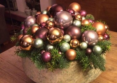 Ideas to Decorate With Christmas Ornaments