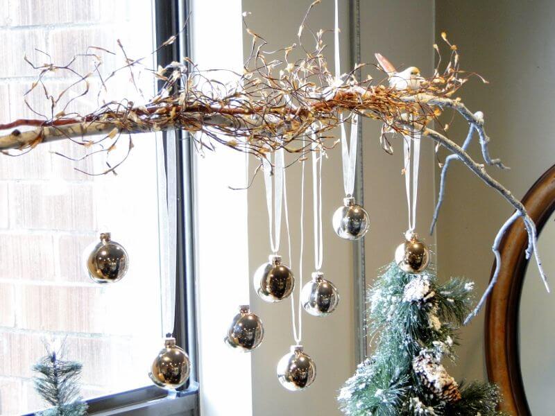 Ideas to Decorate With Christmas Ornaments