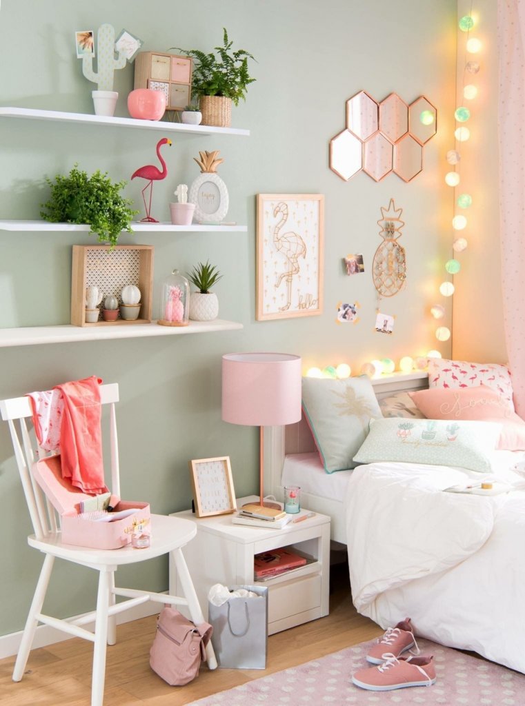 Ideas To Decorate Kids Room with String Lights 