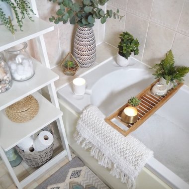 Quick and Easy Bathroom Decor Ideas