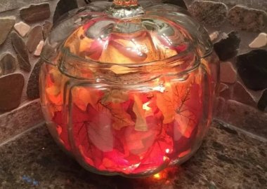 10 Autumn Themed Luminaries