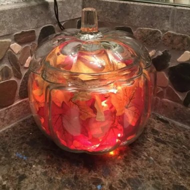 10 Autumn Themed Luminaries